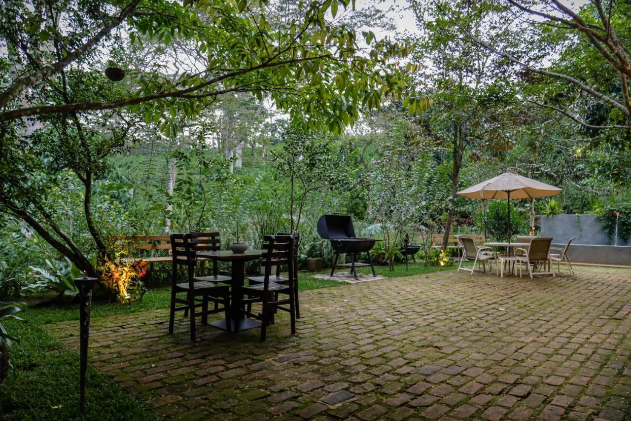 Tranquilisle Hotel Канди Екстериор снимка