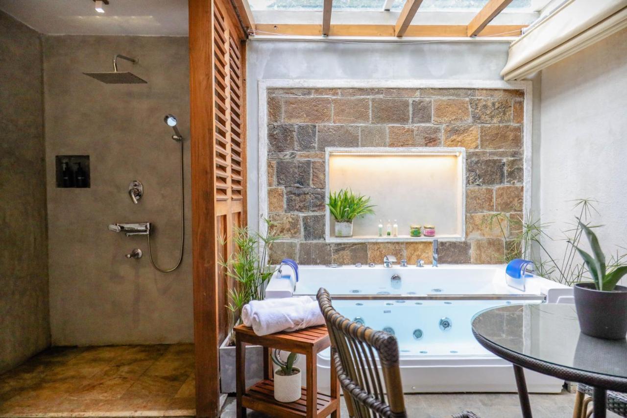 Tranquilisle Hotel Канди Екстериор снимка